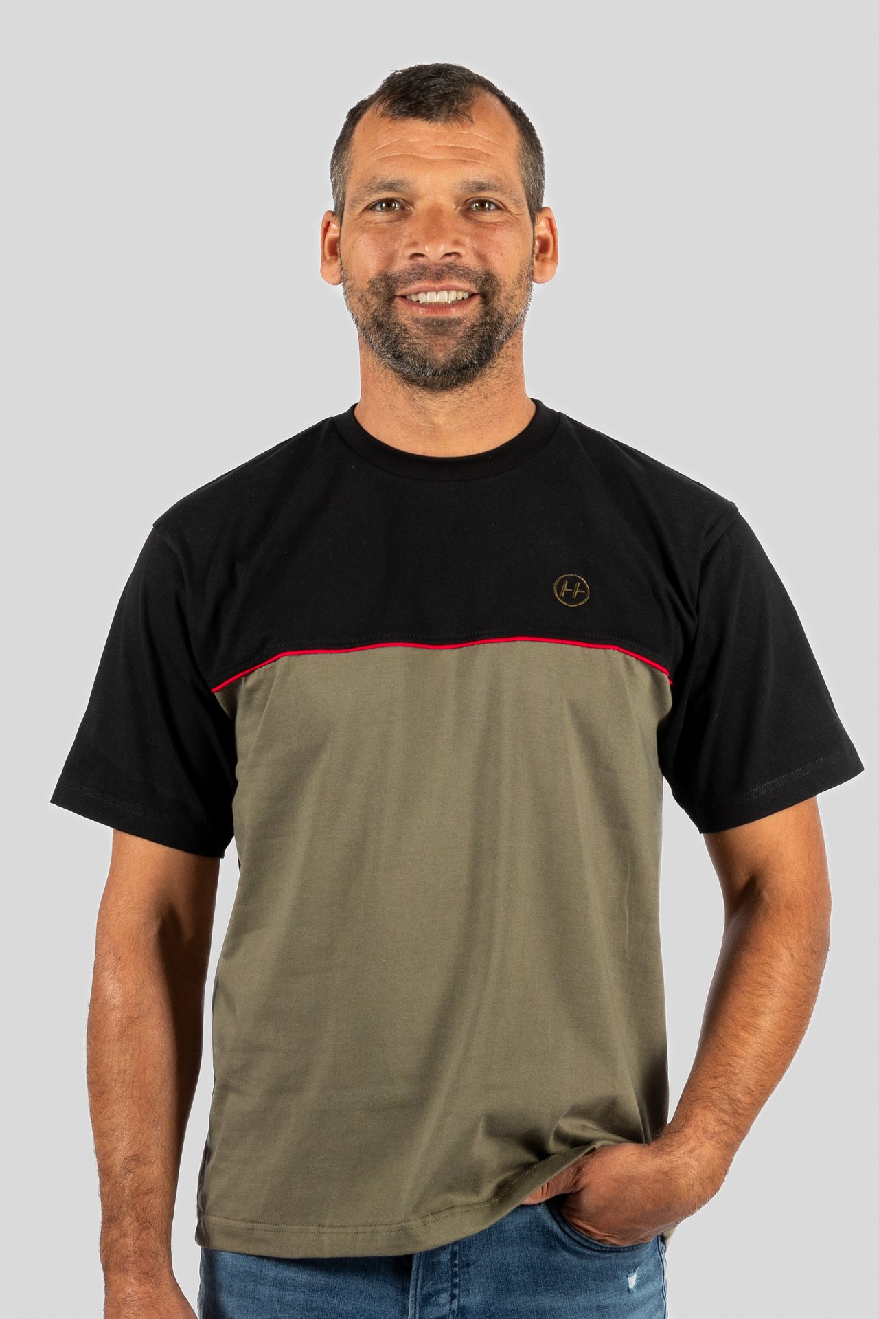 T-Shirt umbra/schwarz