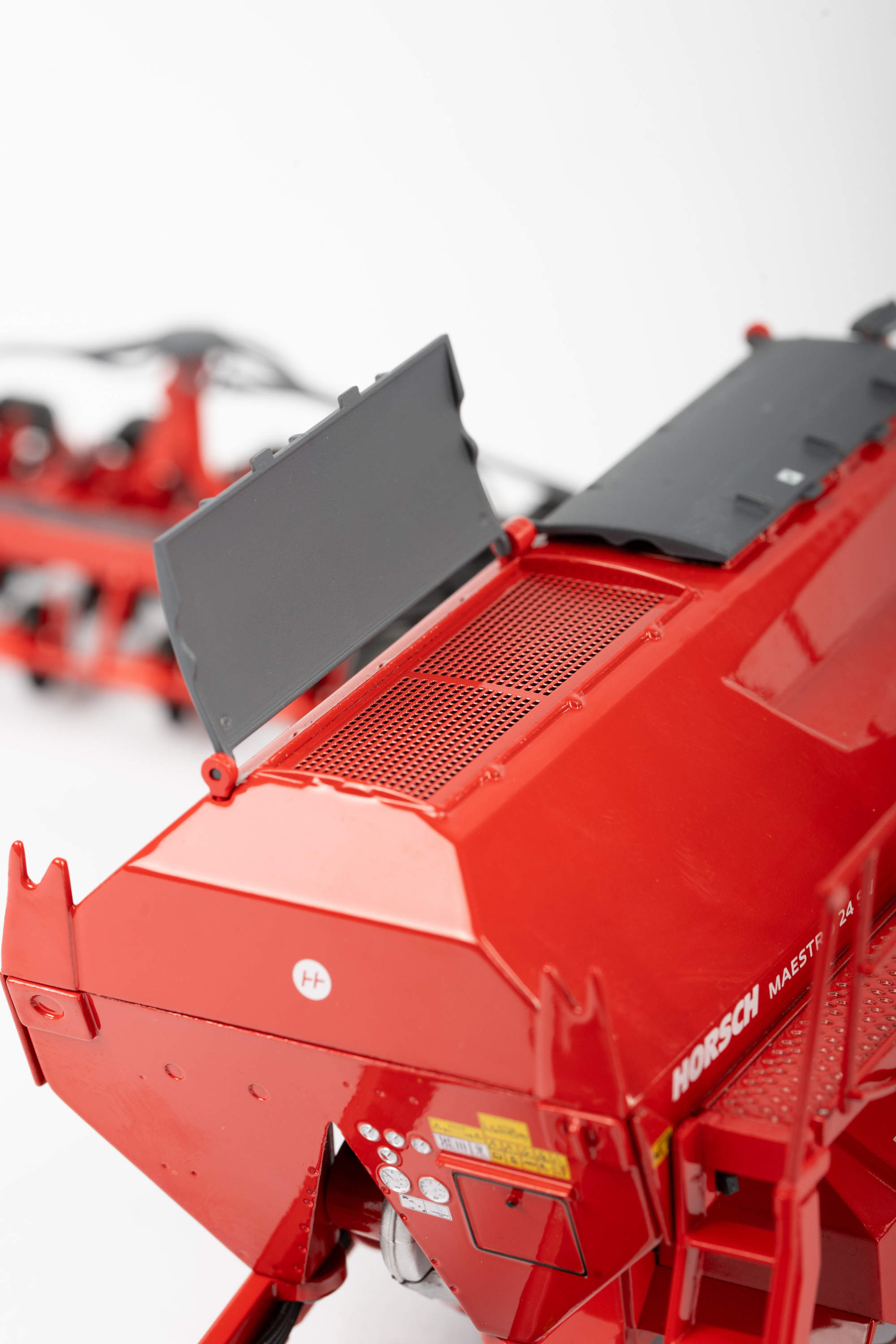 Modell Maestro 24 SV (1:32) Modell Maestro 24 SV (1:32)