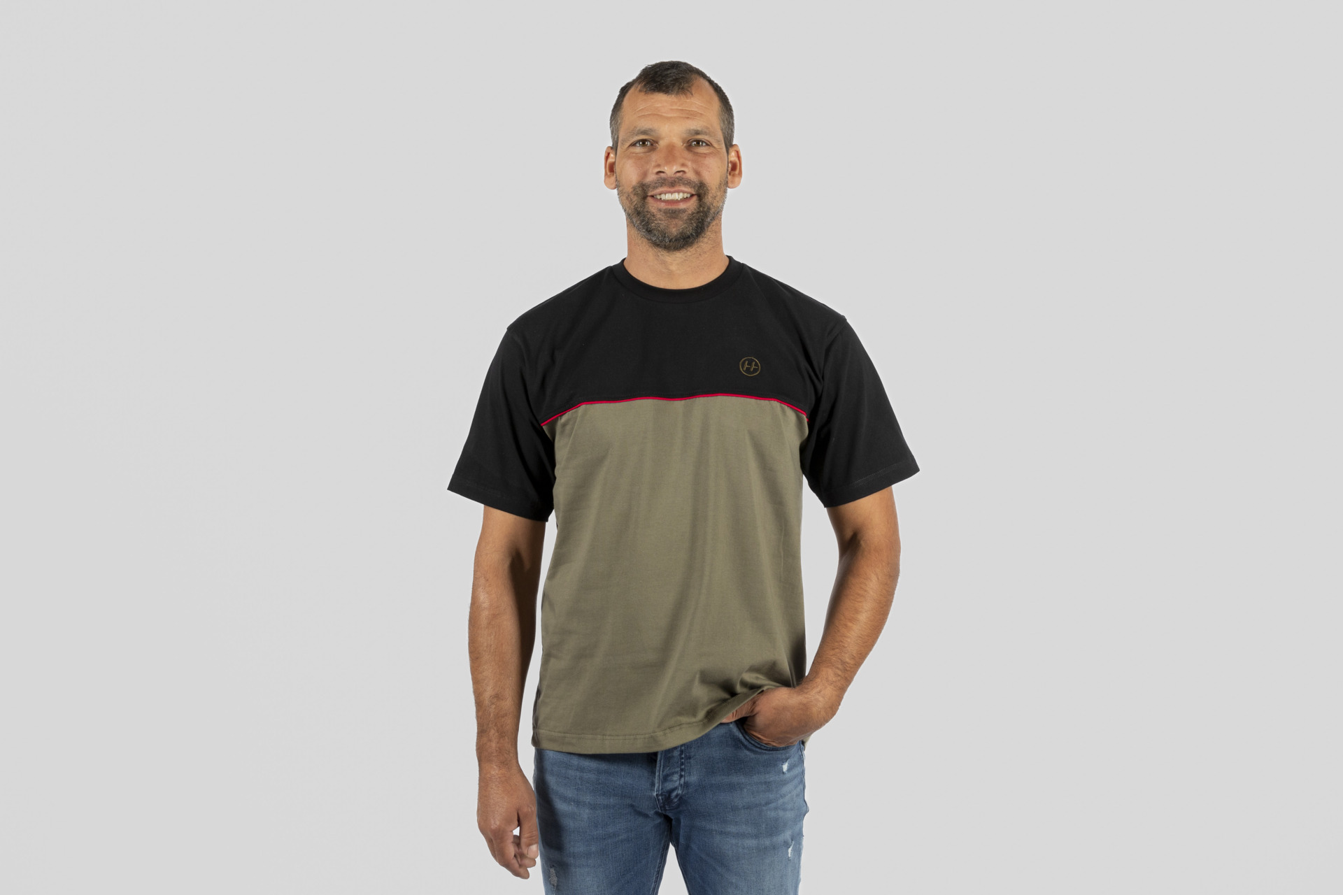 T-Shirt umbra/schwarz